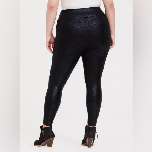 Torrid Pixie Skinny Studio Luxe Ponte High-Rise Pant Size 1x - Picture 2 of 13